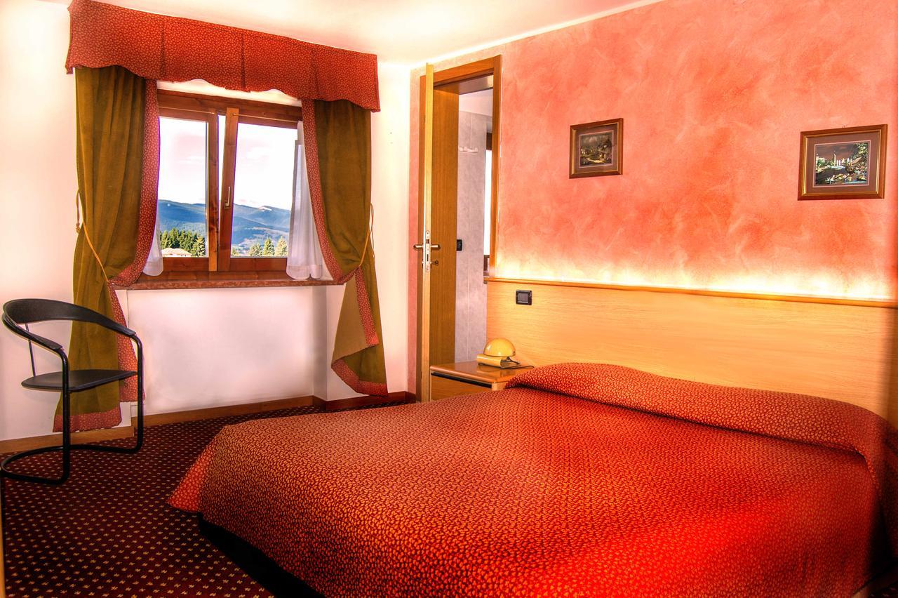 Hotel Belvedere Roana Exterior photo